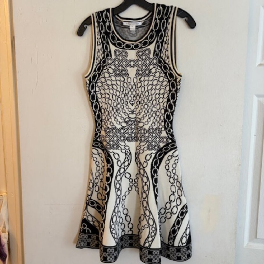 Diane Von Furstenberg Black & White Dress, Chain Link Pattern, Sz P, NWOT